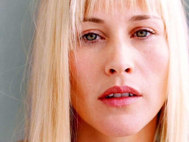 Stunning Celebrities With Bangs!!!! — 11