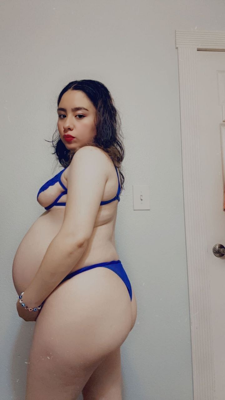 I wanna lick her face, while cumming in her pussy — 19