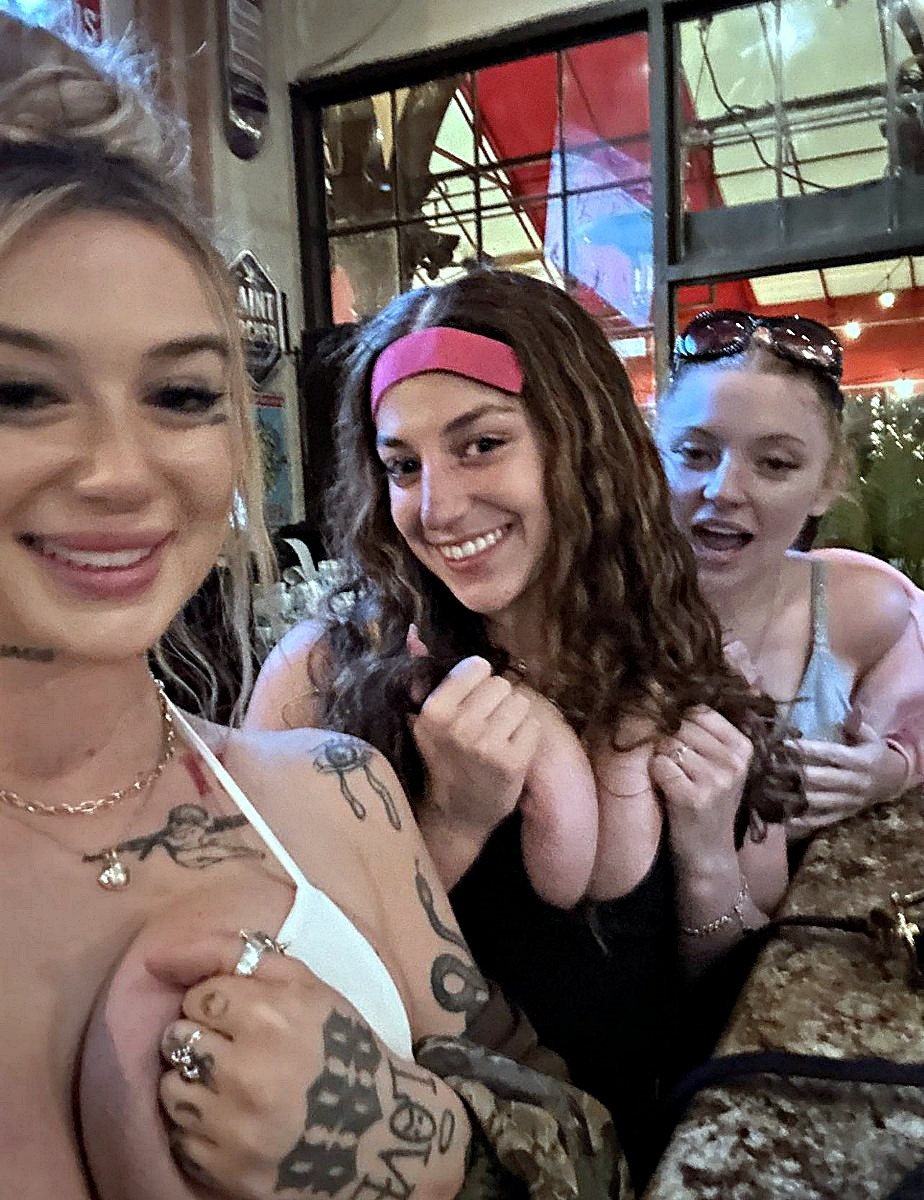 Flashing / Public / Risky — 37