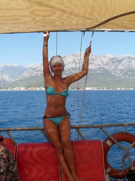 bonde milf with small tits — 44